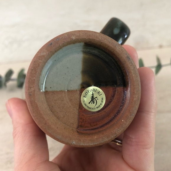 Handcrafted Kotobuki ceramic mug - Picture 3 of 6